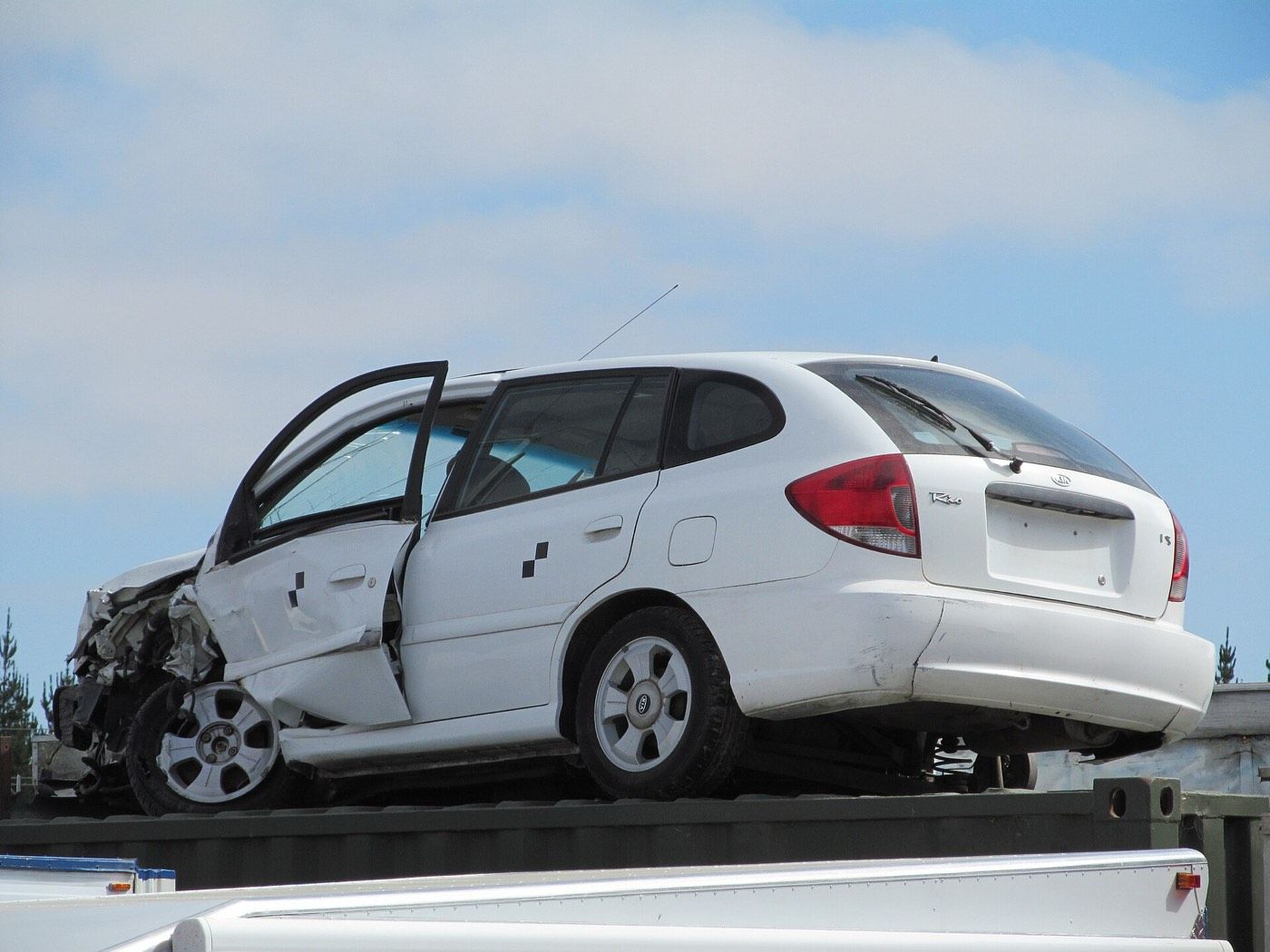 Hatchback crash test result image